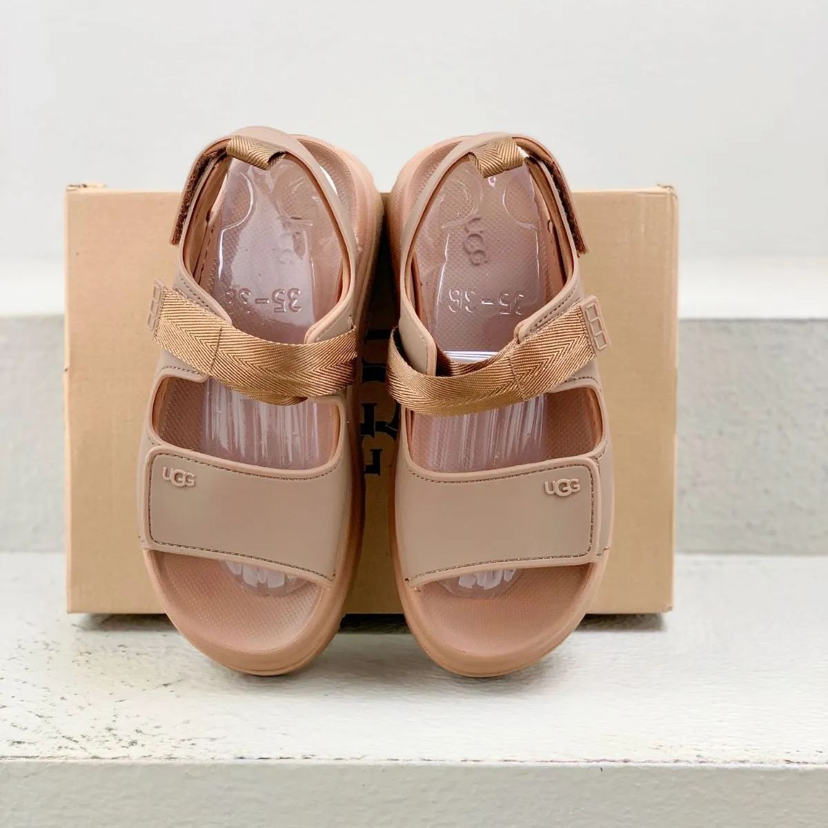 UGG アグ サンダル ストラップサンダル GOLDENGLOW 厚底 ブラウン