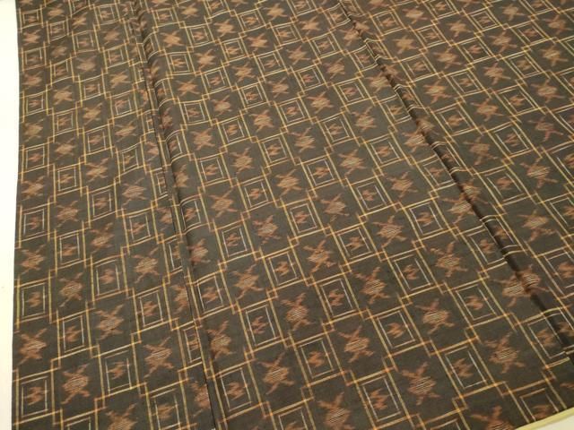 平和屋着物○国指定重要無形文化財 本場久米島紬 手織 絣格子 正絹