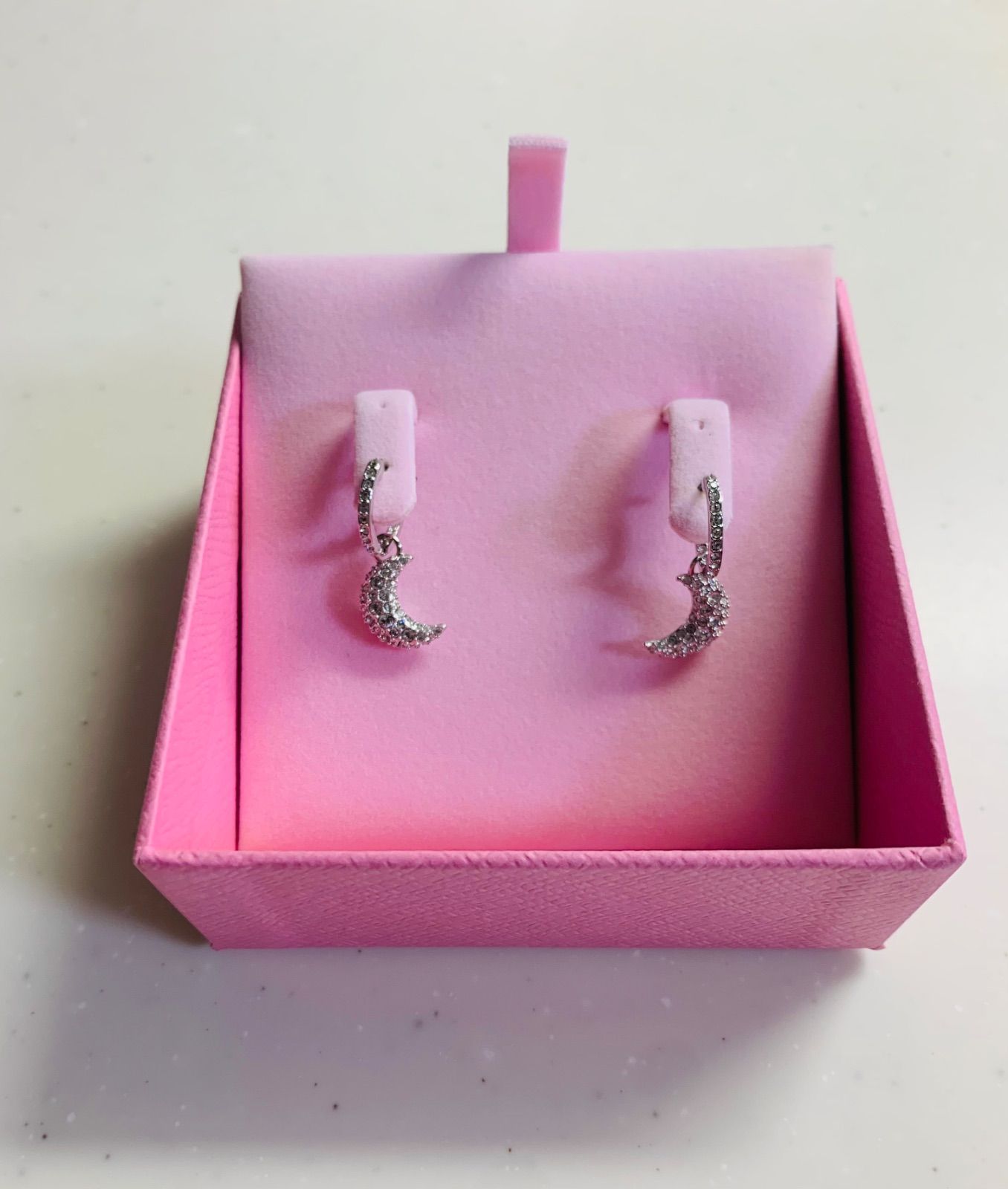 ほぼ新品 スワロフスキーSwarovski Sublima ドロップピアス 月