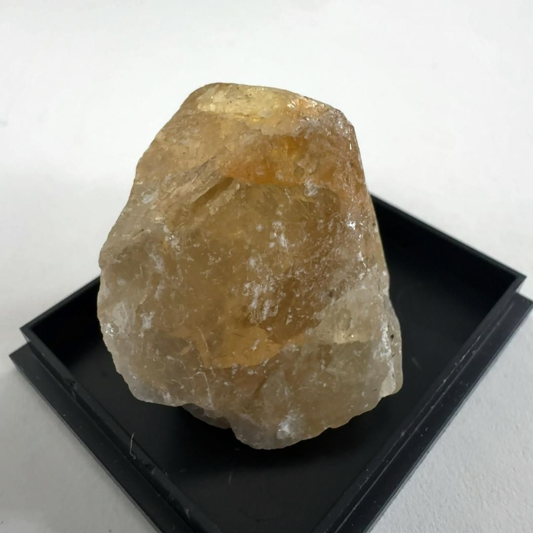 E29931】蛍光鉱物 灰重石 タングステン シェーライト 天然石