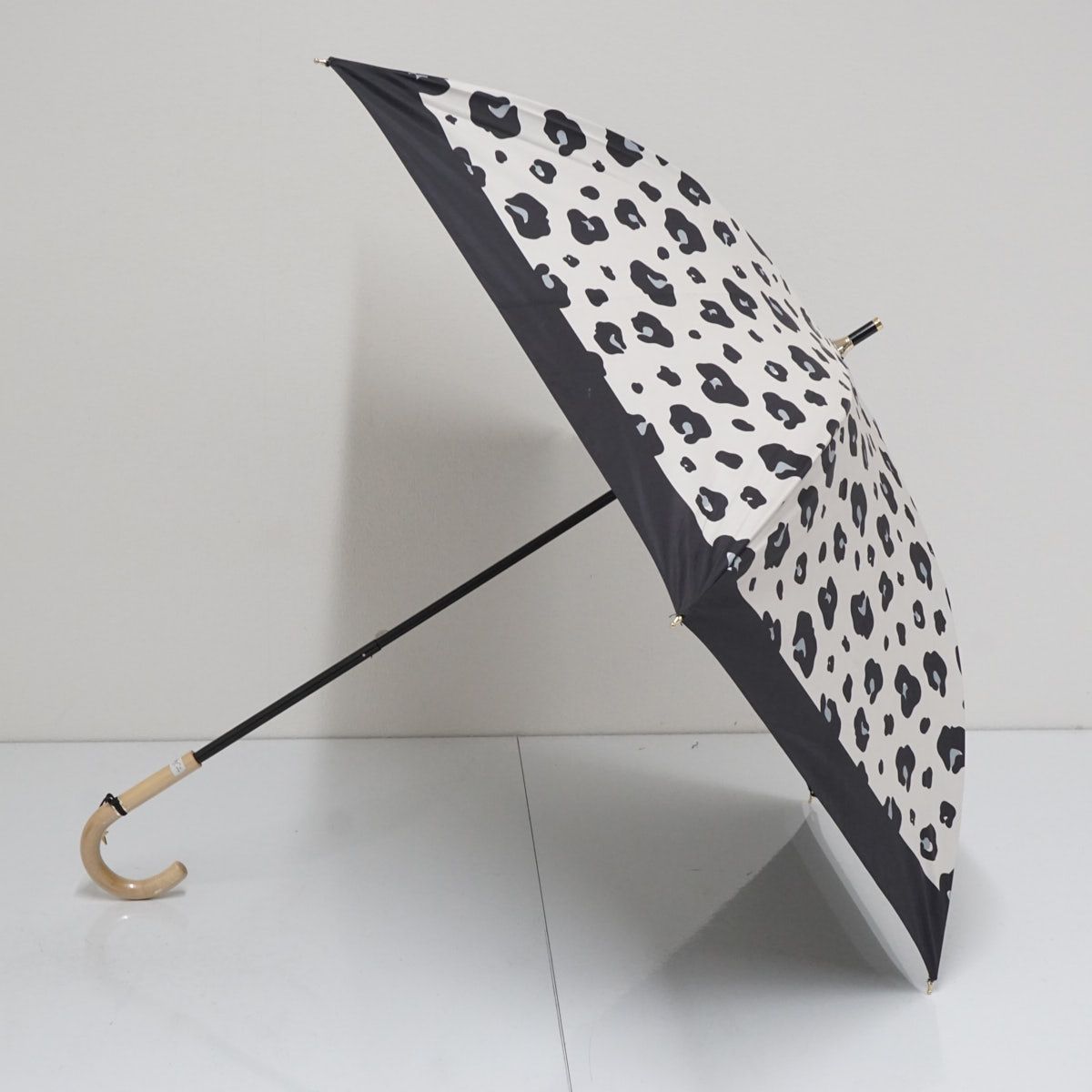 美品　agnes b. アニエスベー　レオパードデザインコート font face=