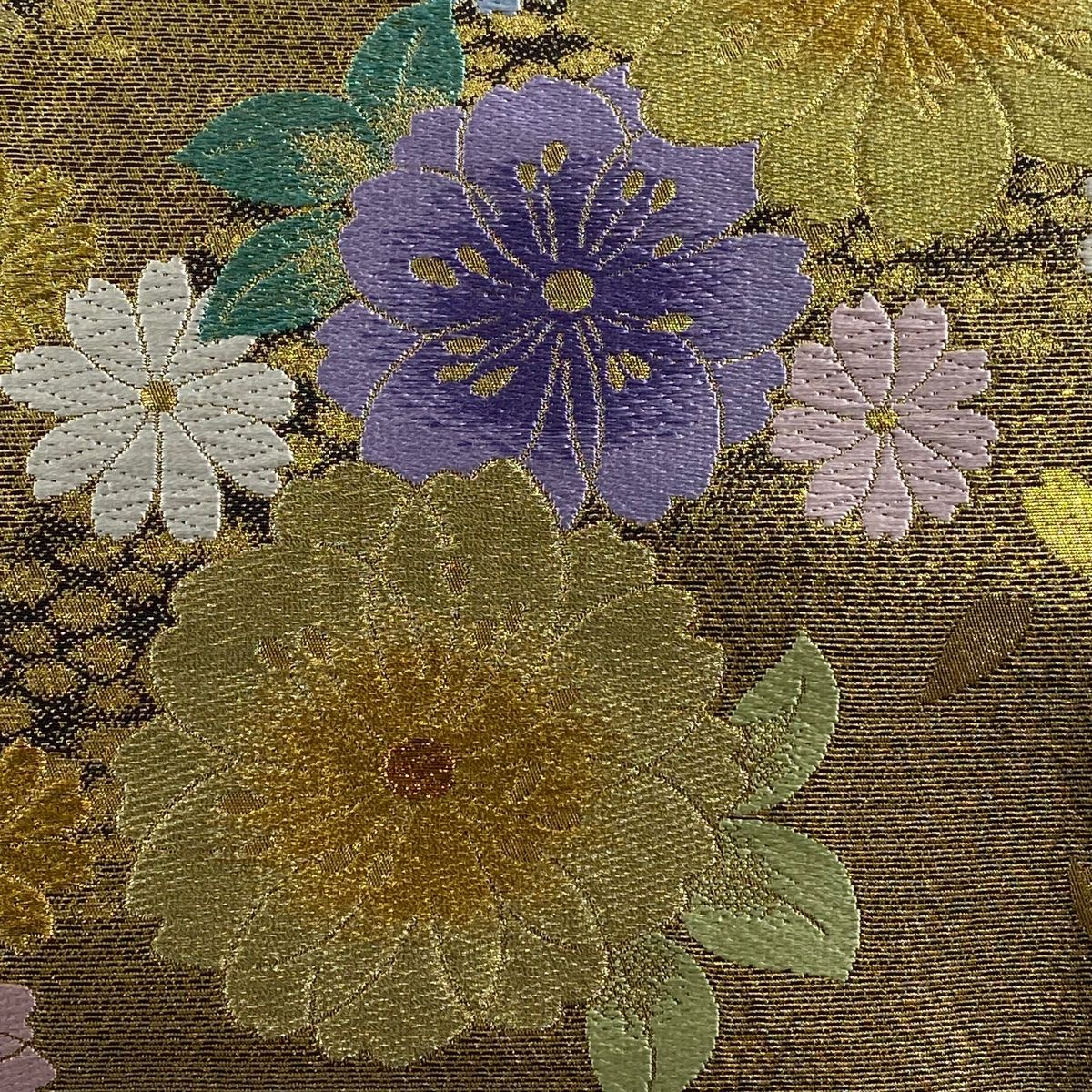 袋帯 美品 秀品 振袖向き 草花 花びら 金銀糸 唐織 金色 六通