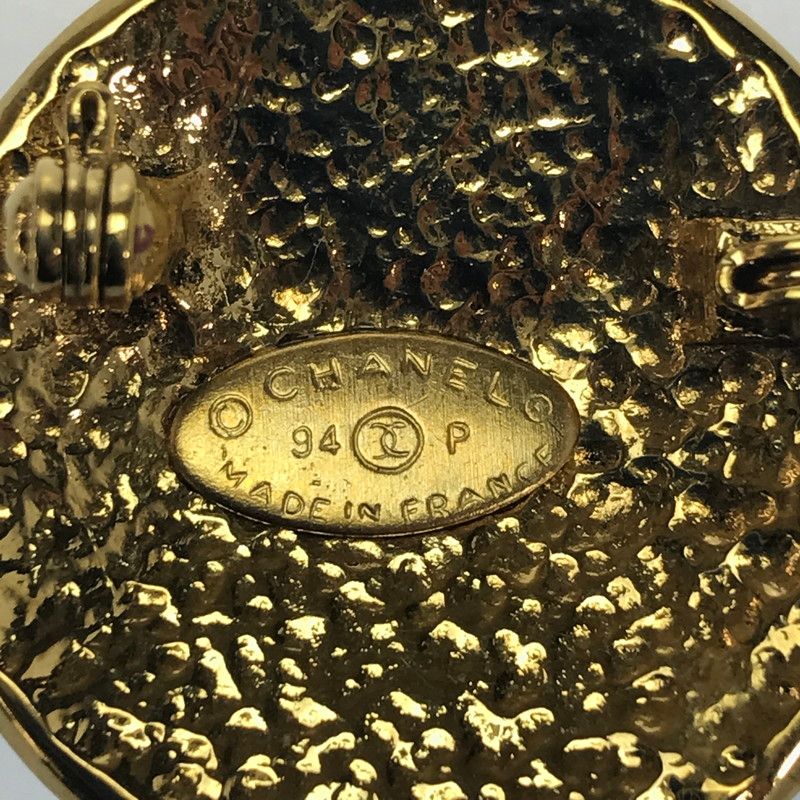BROOCH
