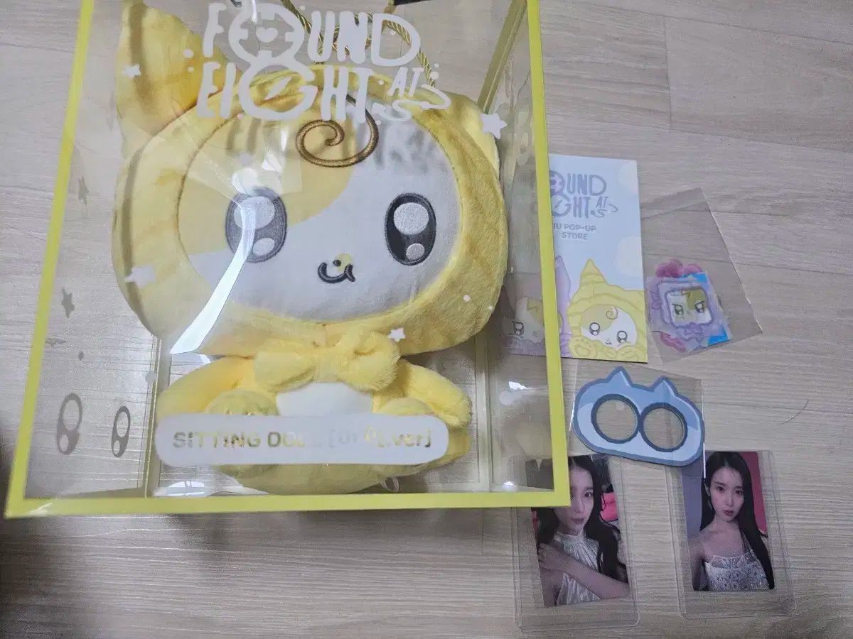 IU アイユ ポップアップ シッティングドール イアン -入場料 特典&コンサート 紙吹雪 セット