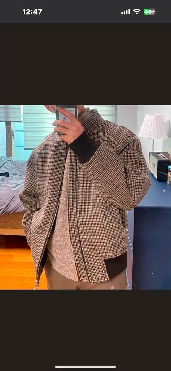 ベージュ ブラウン