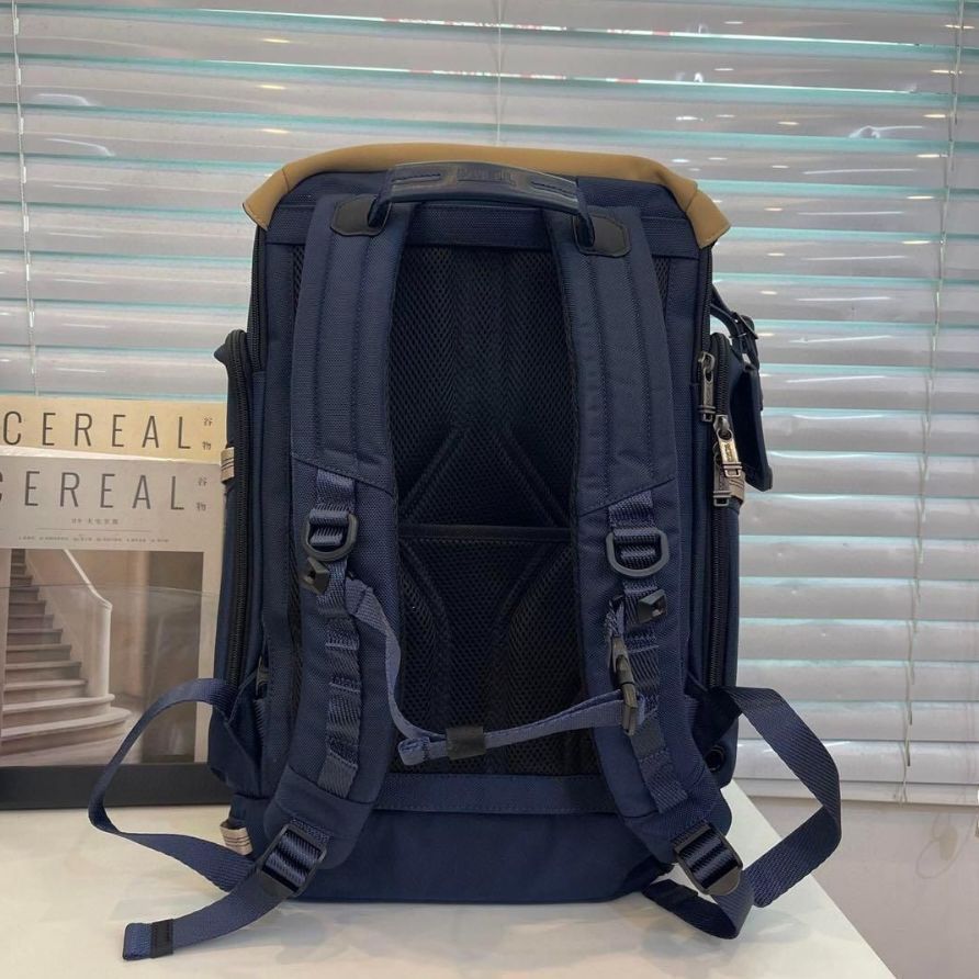 トゥミ「エクスペディション」バックパック ネイビーブルー TUMI「エクスペディション」バックパック ネイビーブルー