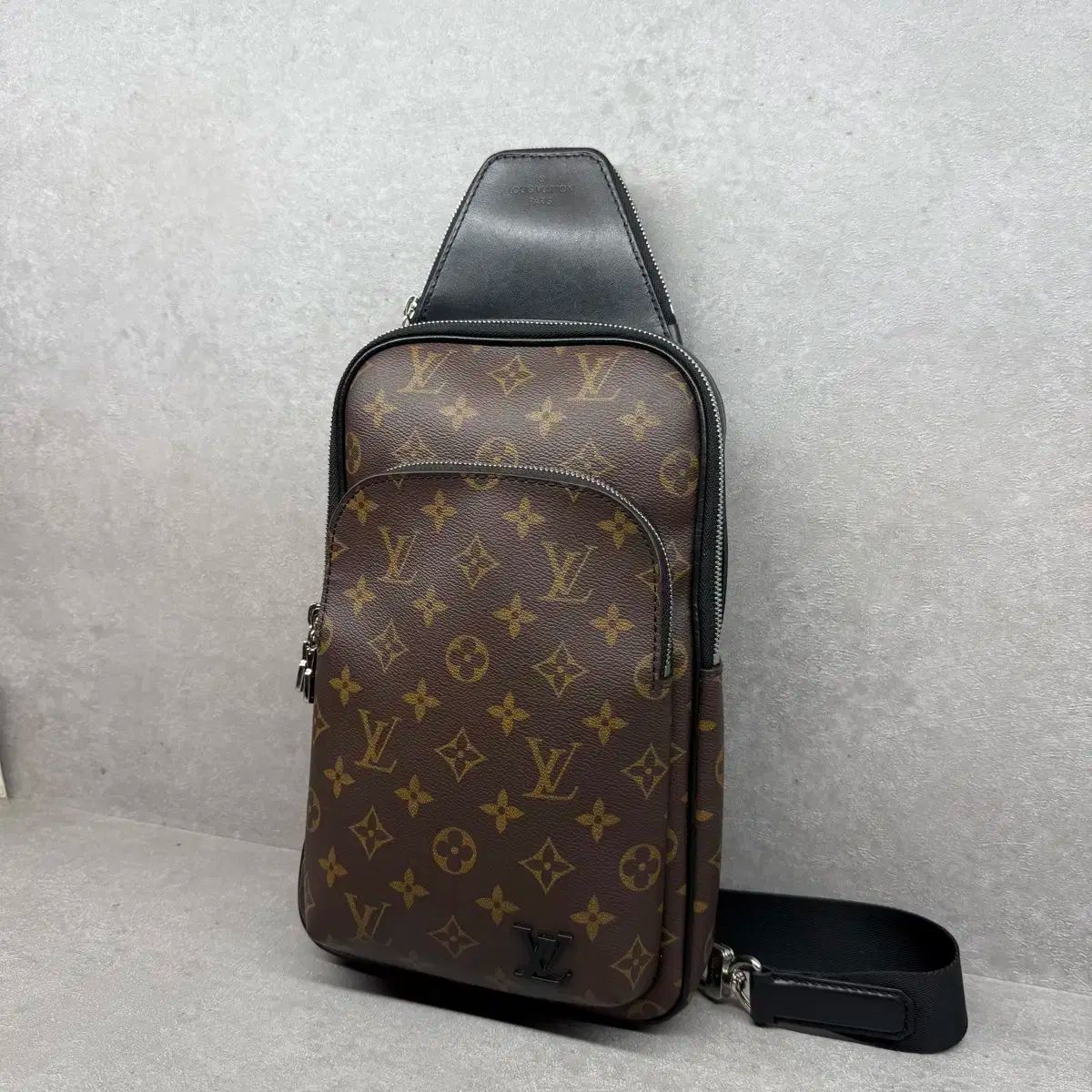 キーポル・バンドリエール 55 モノグラム・マカサー｜ルイ・ヴィトン