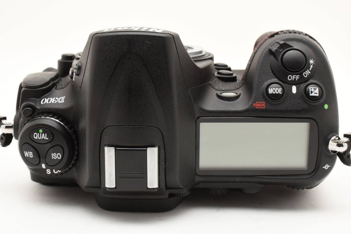 ☆ショット数21,232 枚☆ニコン Nikon D300 ボディ デジタル一眼レフ