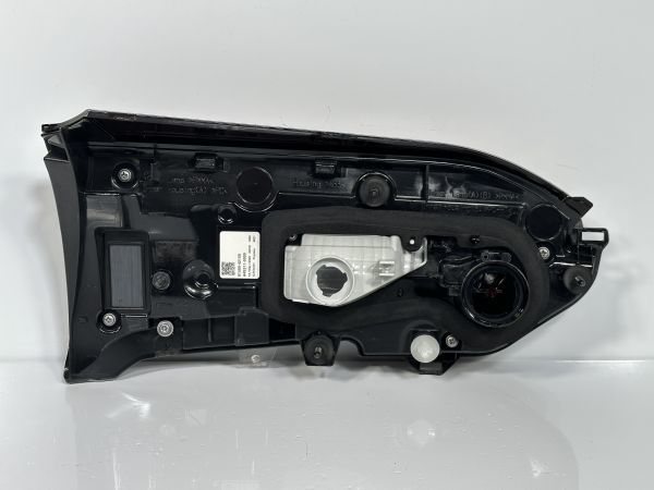 美品/低走行 RAV4 MXAA52 MXAA54 AXAH52 純正 右フィニッシャーランプ テールランプ 内側 81581-42151  81580-42150 42-98 R3 - メルカリ