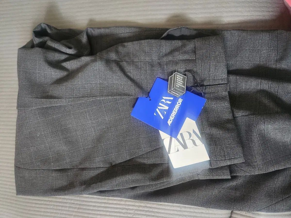 ZARA × ADERERROR ザラ × アーダーエラー テーパードトラウザー ZARA(ザラ) x ADER ERROR(アーダーエラー) テーパード