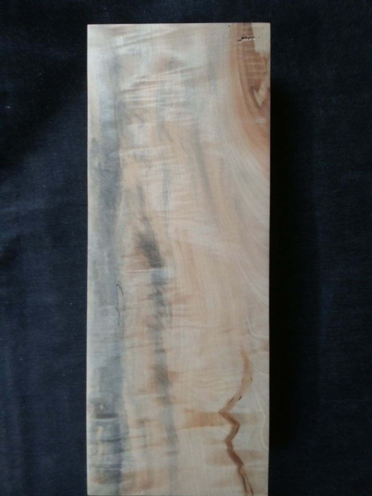 トチ　トチノキ　端材　杢　リップルマーク