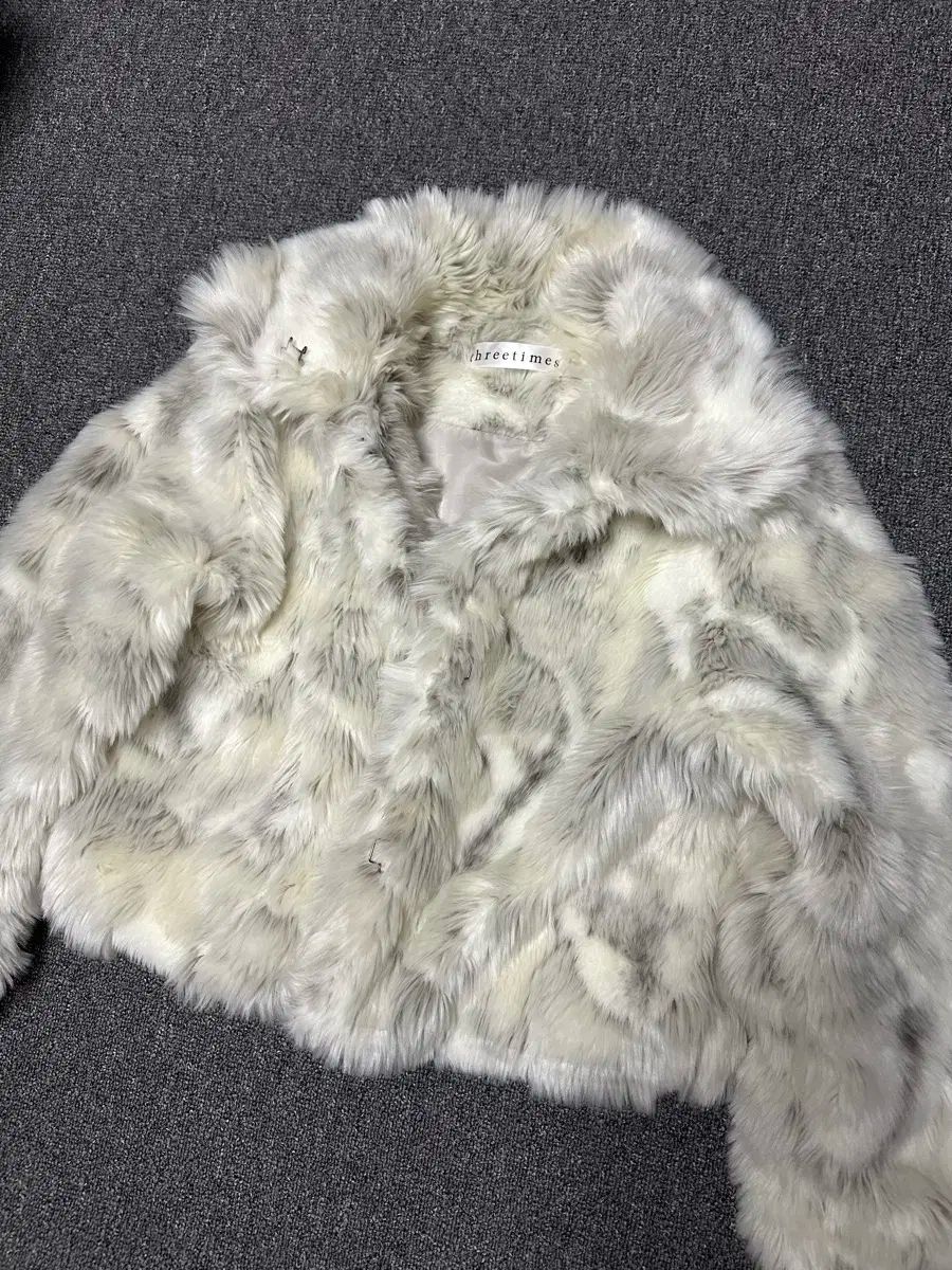 threetimes(スリータイムズ) メレンゲ ファージャケット