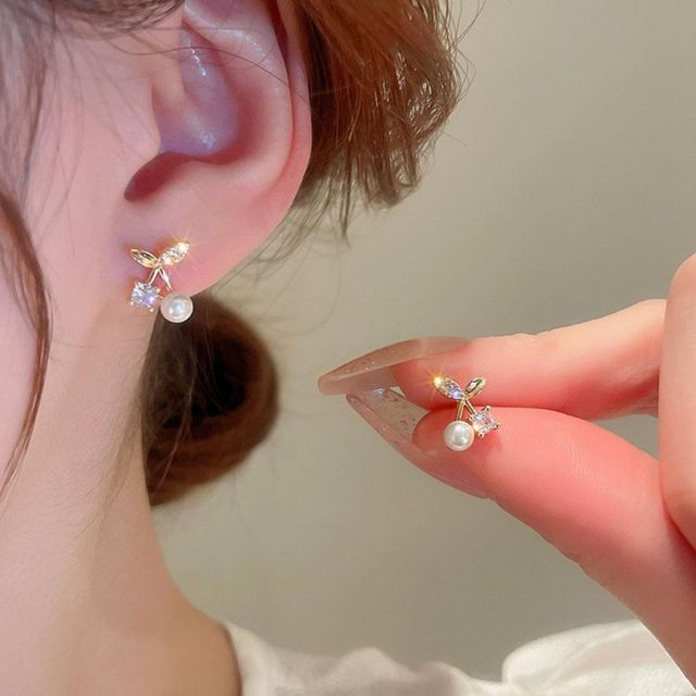 ♡ハンドメイド♡ビジューピアスイヤリング№524さくらんぼ チェリー さくらんぼ ハート ビジュー ピアス&イヤリング | Pay ID