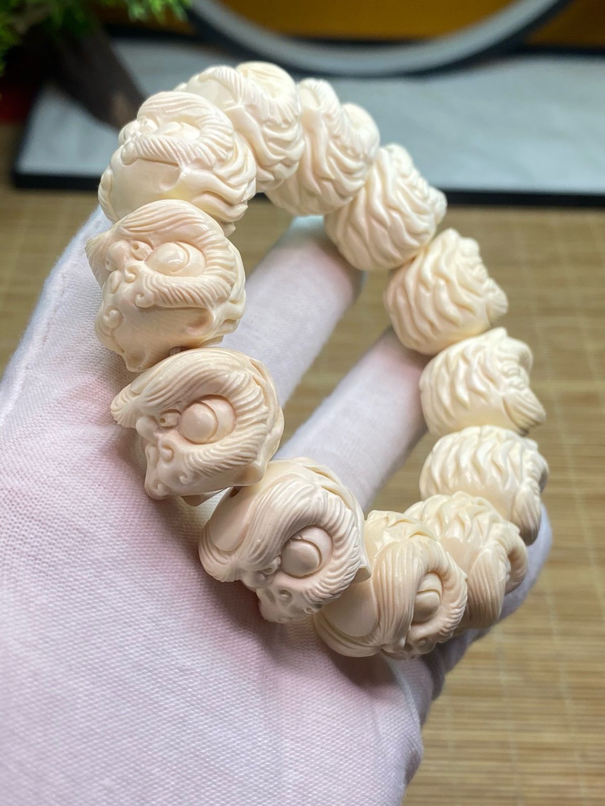 天然マンモス牙美しい手作り彫刻 目覚めるライオン ブレスレット 