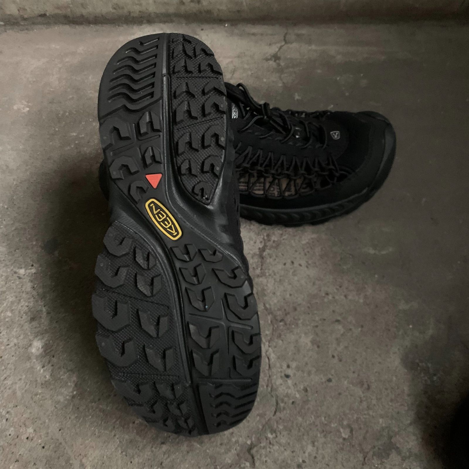 KEEN UNEEK NXIS Triple Black ブラック 27cm キーン ユニーク 