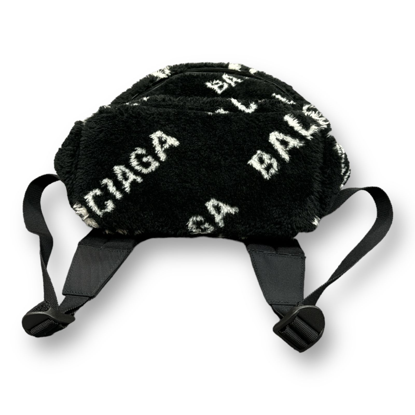 BALENCIAGA エブリデイロゴ ファーバックパック リュック BALENCIAGA エブリデイロゴ ファーバックパック リュック