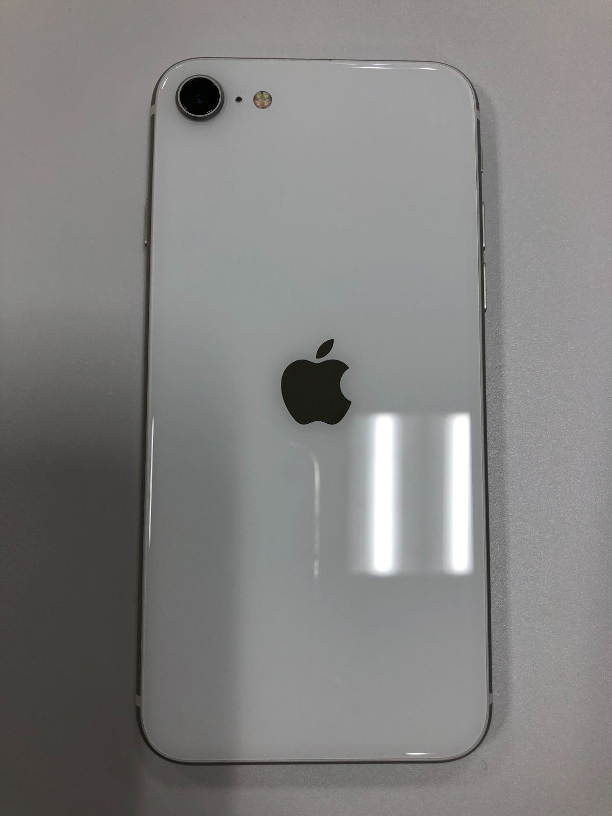 【中古】iPhone SE 第2世代 (SE2) 64GB ホワイト バッテリ80％ SIMフリー キャリア無し