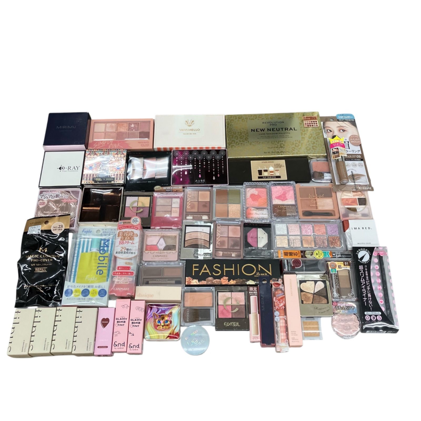 サマー(ブルベ夏)にぴったりなコスメとファッション-FAVES BEAUTY