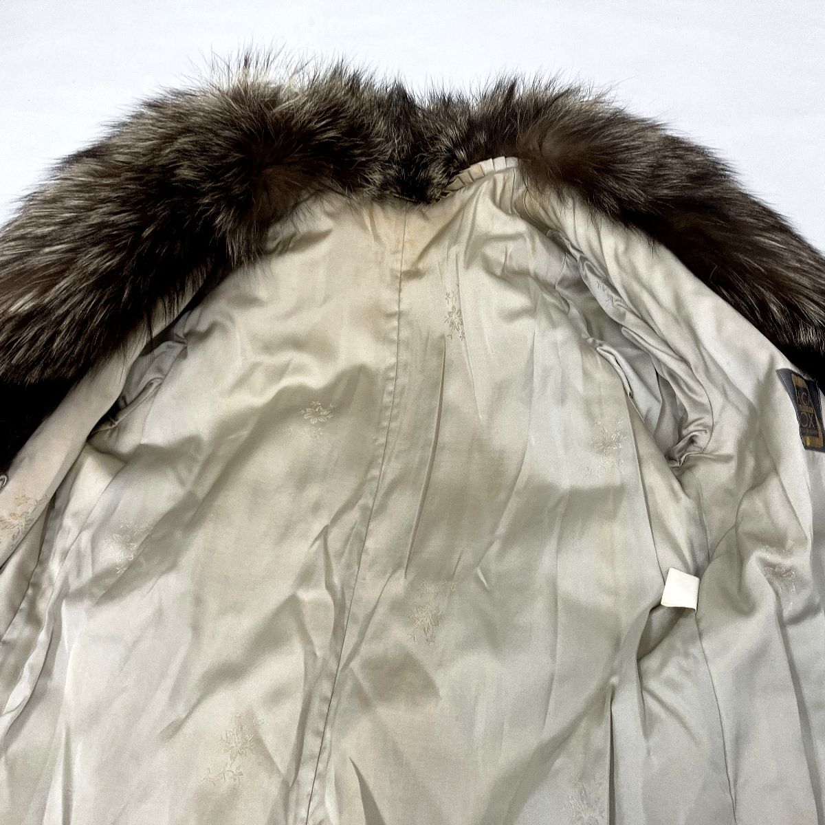 SAGA FOX サガフォックス 毛皮 ファー コート 中古 Y9294471