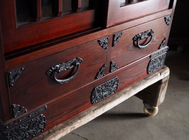 ガラスキャビネット