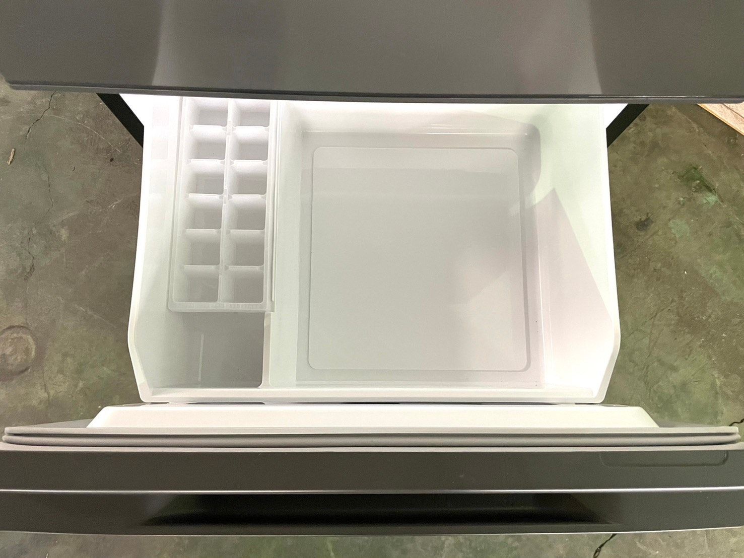 高年式】大阪送料無料☆3か月保障付き☆冷蔵庫☆2023