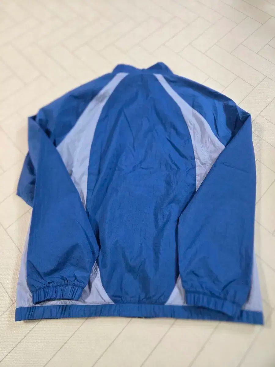 販売
