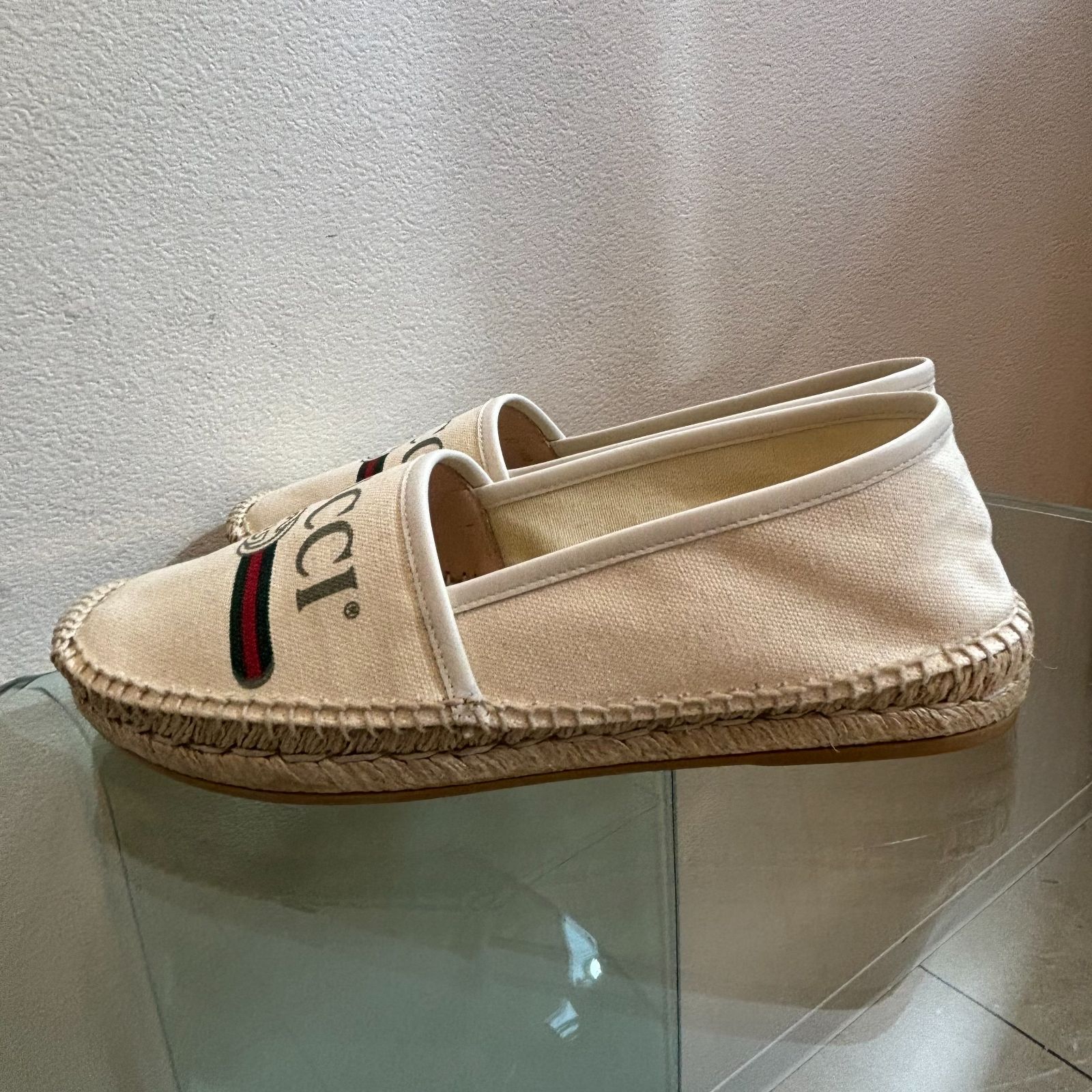 【中古】グッチ LAVEUGLE PAR AMOUR ロゴ エスパドリーユ フラットシューズ 34.5 アイボリー 525882 /SR レディース ΩNA629 極美品！GUCCI グッチ フラットシューズ スリッポン スニーカー