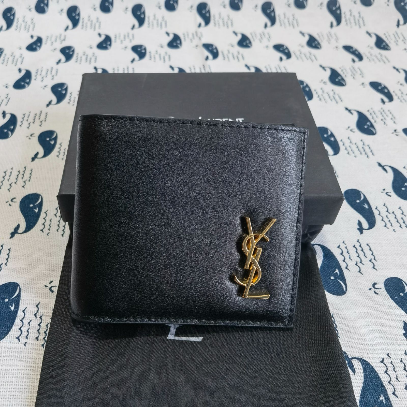 超人気美品☆SAINT LAURENT  二つ折り財布