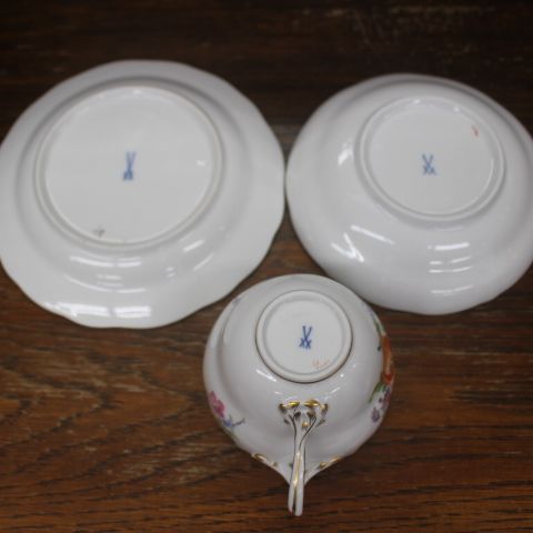 極美品 マイセン Meissen ベーシックフラワー 5つ花 トリオ カップ 
