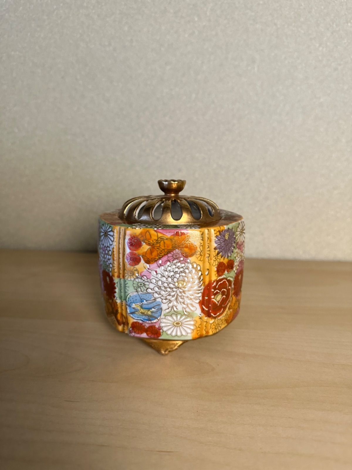 九谷焼 春洋窯 金彩 花詰 香炉 九谷焼 香炉 春洋 大香炉 大香炉」の落札
