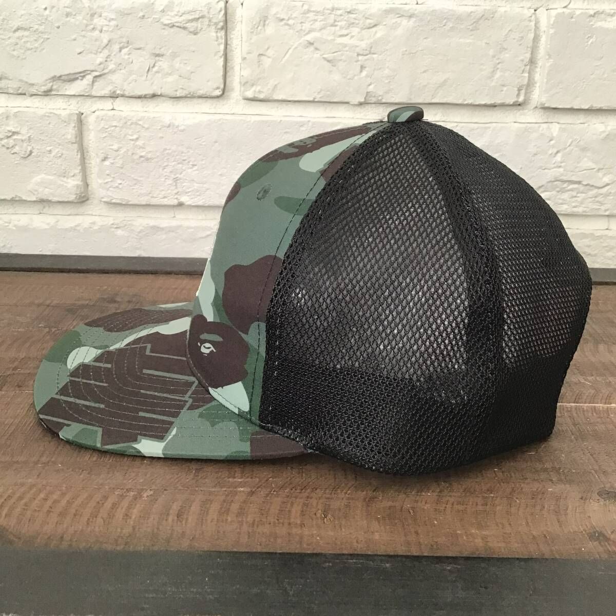 Undefeated × BAPE camo メッシュ キャップ a bathing ape Tracker Hat
