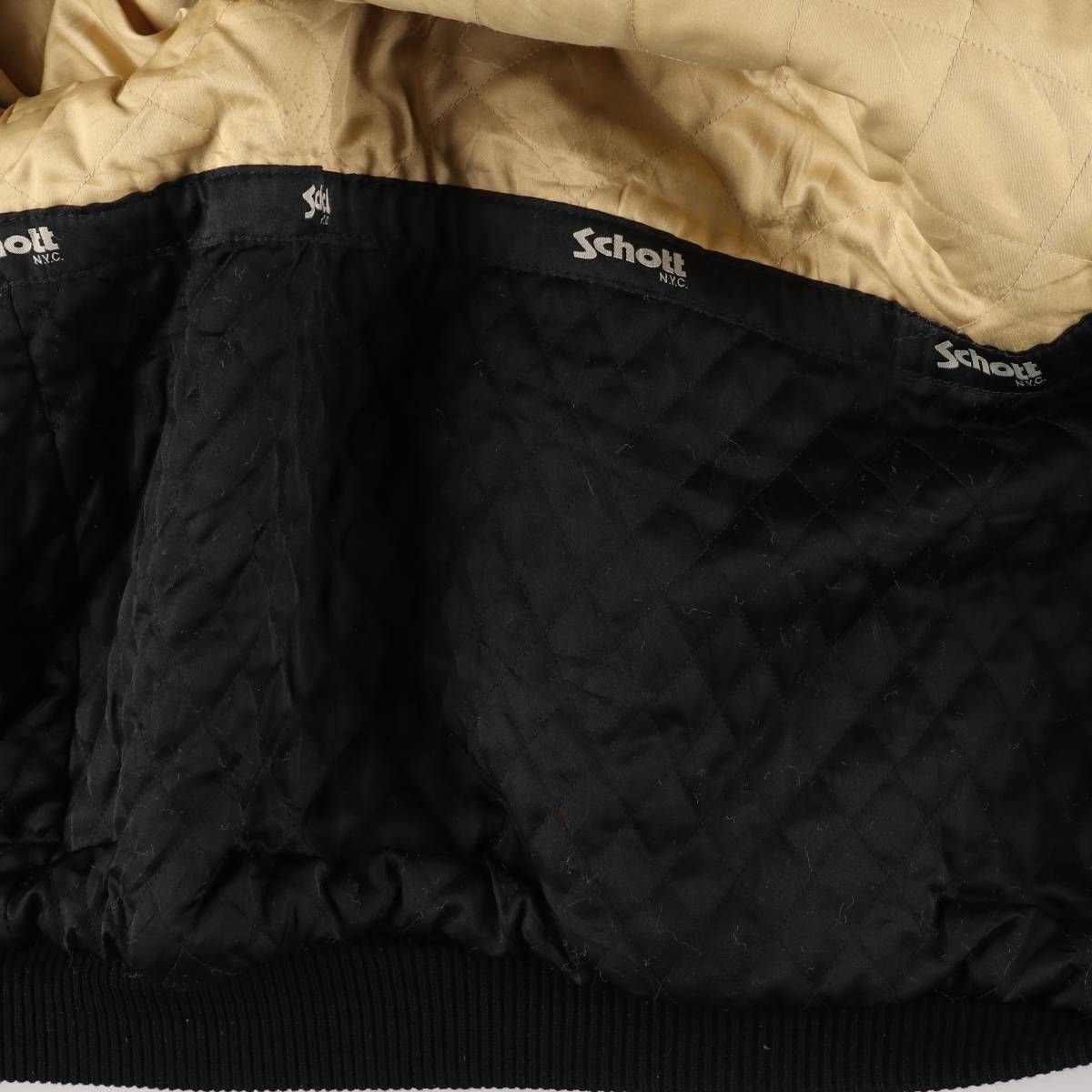 SCHOTT バックロゴ