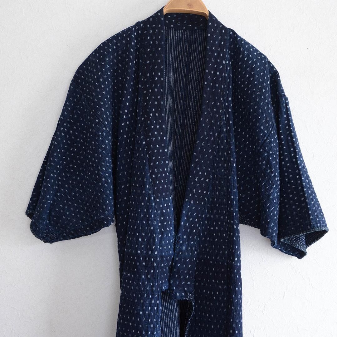 襤褸 刺し子 野良着 古布 藍染 絣 木綿 着物ジャパンヴィンテージリメイク素材 Japanese Vintage Boro Sashiko Noragi – Indigo Kasuri Cotton Kimono Fabric for Remake
