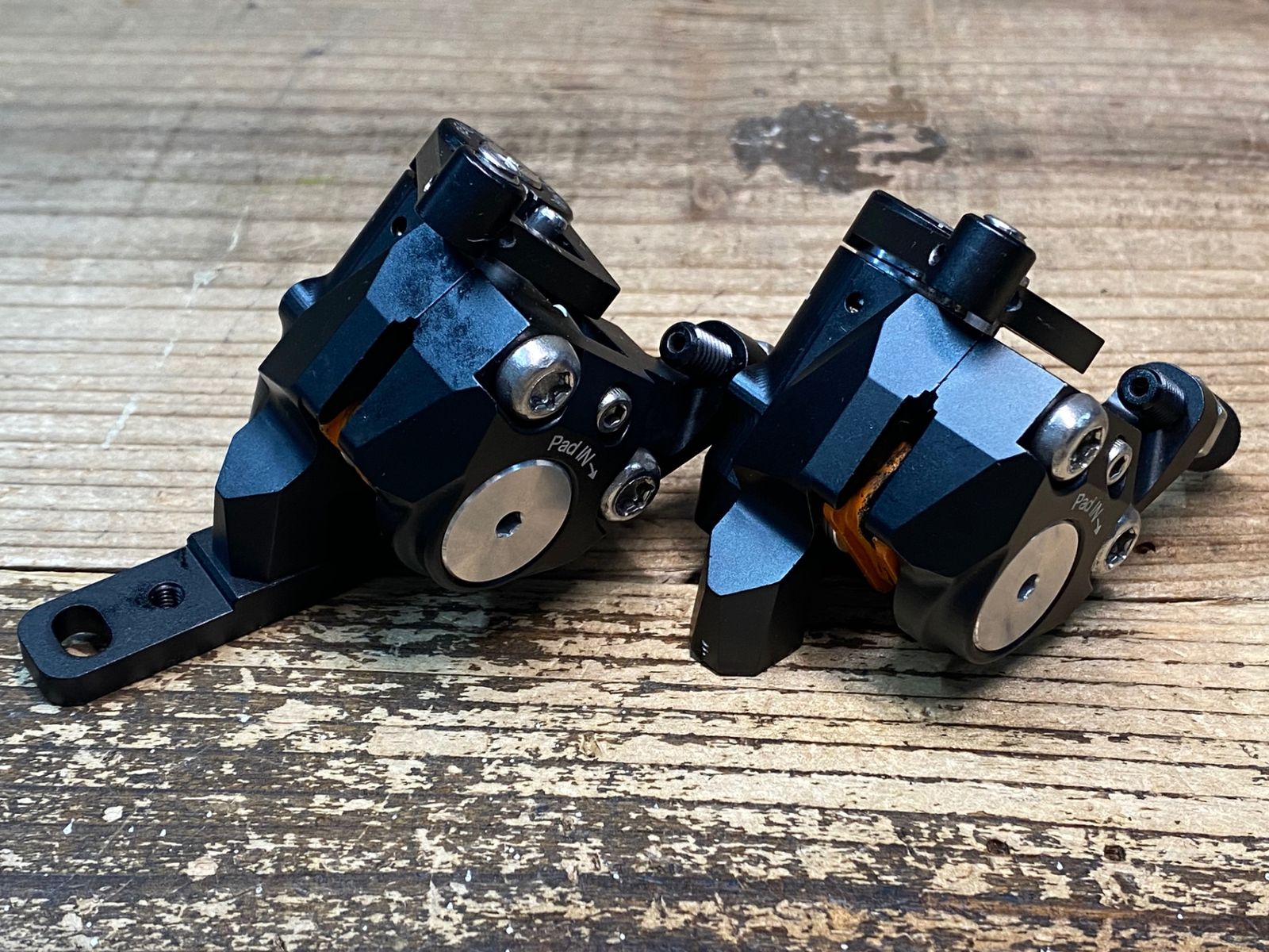 JI634 グロータック GROWTAC イコール EQUAL ディスクキャリパー セット 黒 機械式