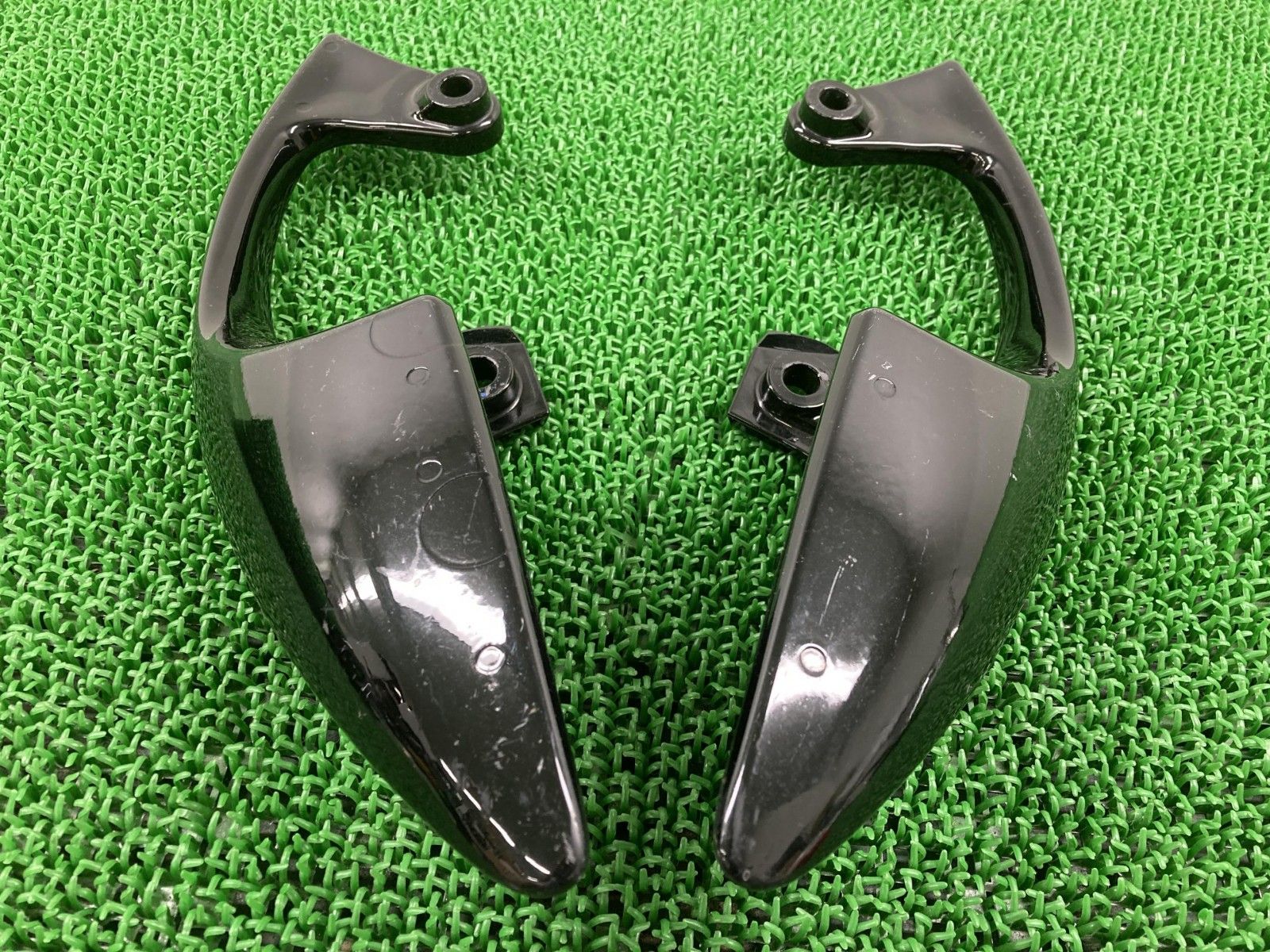 グラディウス400 VK58A 割れ無! 0 スズキ 純正 純正タンクカバー右