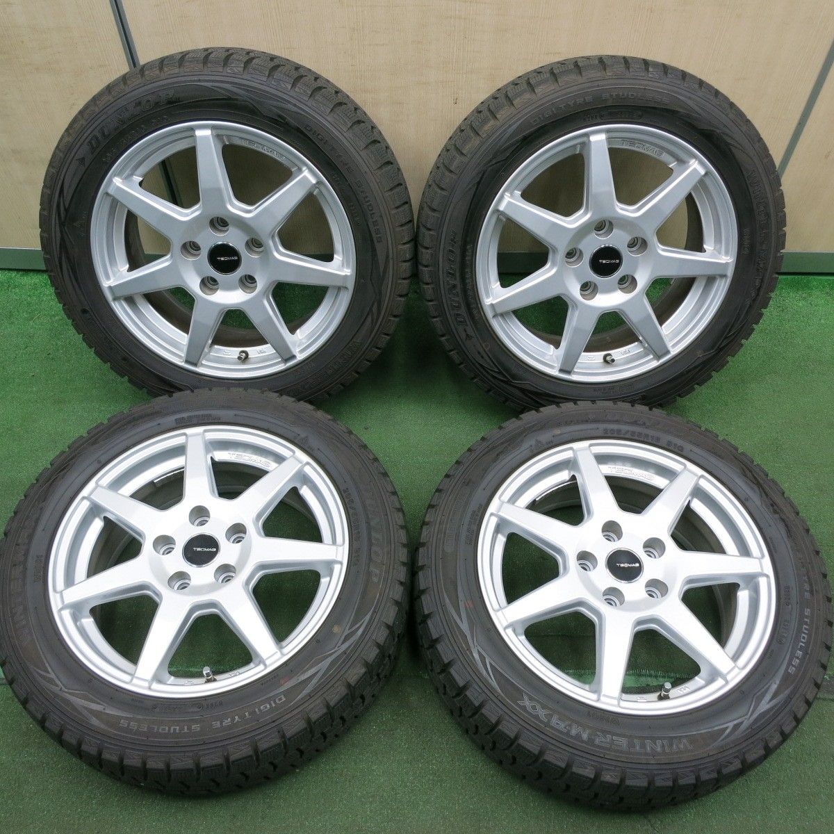 *送料無料* バリ溝！キレイ！9.5分以上ワーゲン 等 TECMAG 205/55R16 スタッドレス ダンロップ ウインターマックス WM01 テクマグ PCD112/5H4052708HAス