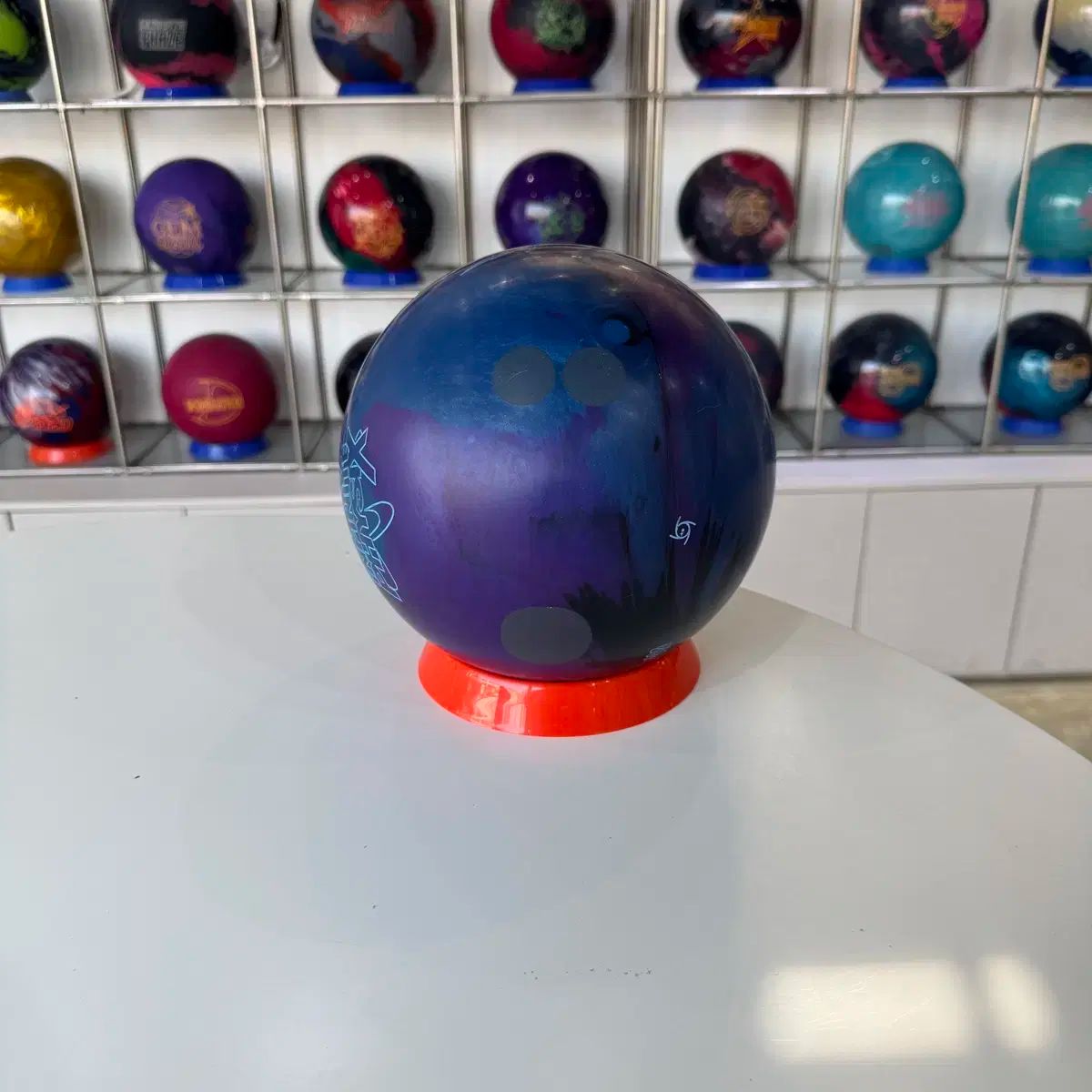 【中古品・送料込】インフィニット・フィジックス インフィニティ・フィジックス (中古ボウリングボール) (ダン