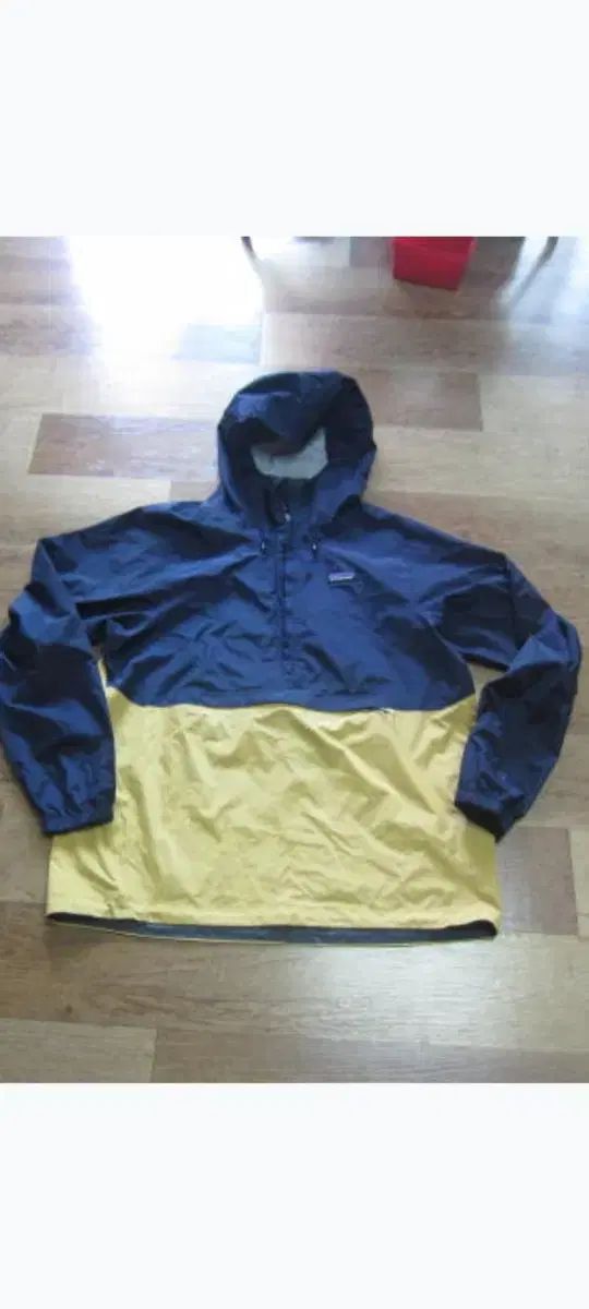 patagonia パタゴニア 黄色 ダークブルー Anorak アノラック 110 サブパラグラフ