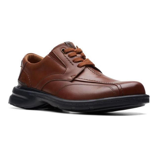 【送料無料】 クラークス メンズ オックスフォード シューズ ClarksR Gessler Lace Men's Leather Shoes Dark Tan