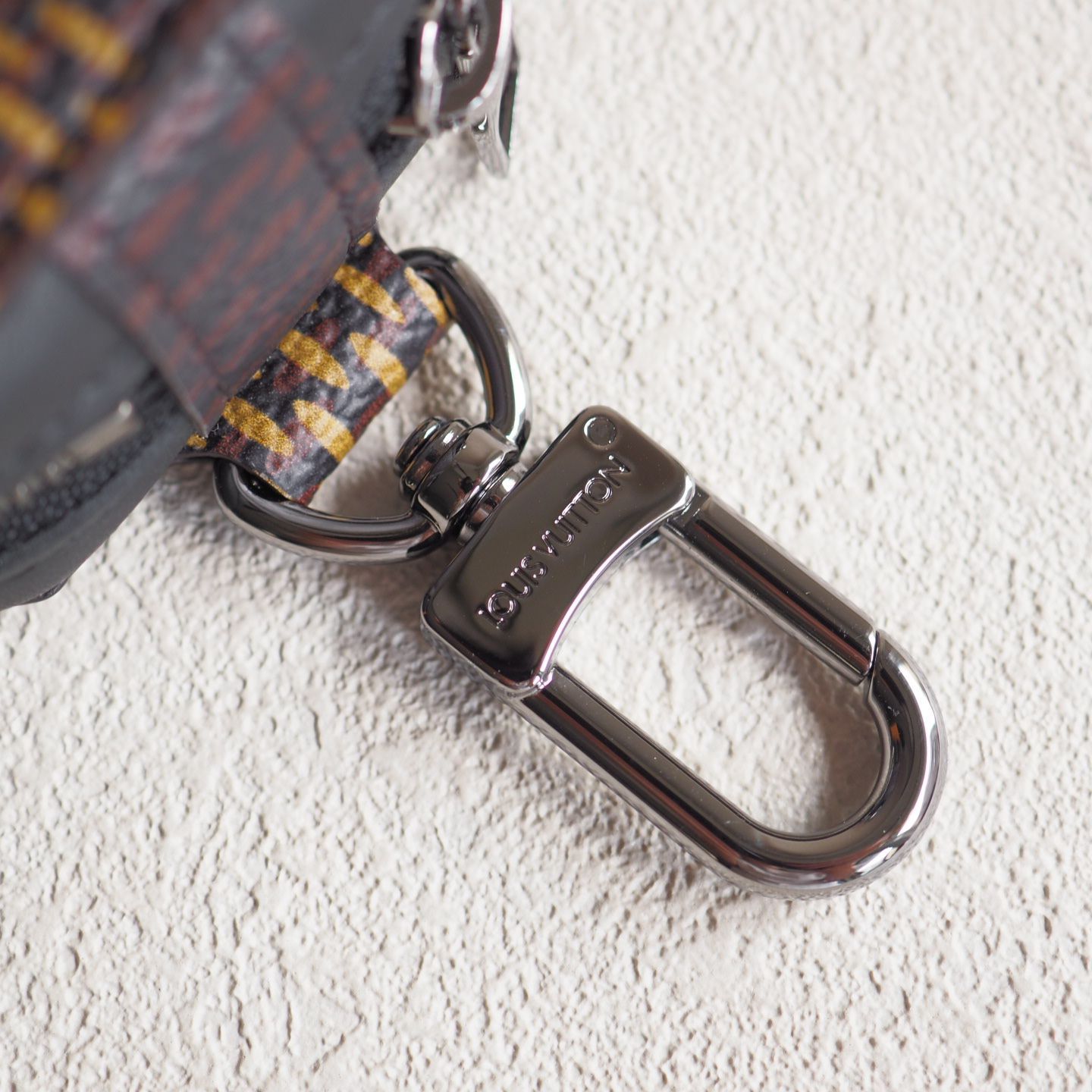 未使用美品☆ ルイヴィトン LOUIS VUITTON NIGO コラボ イヤホンケース