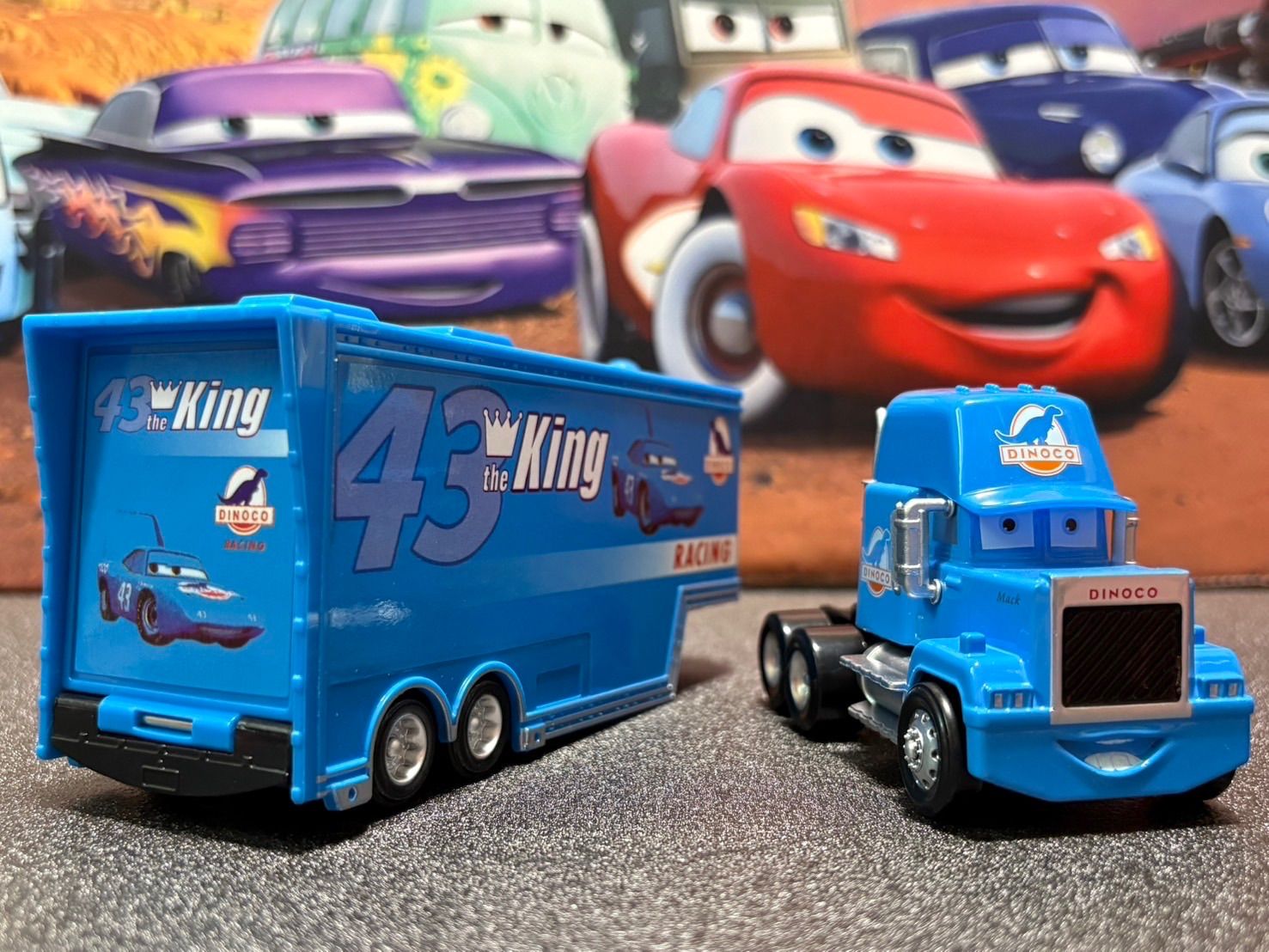 新品】 カーズ マック トラック トレーラー キング ダイナコ 単品