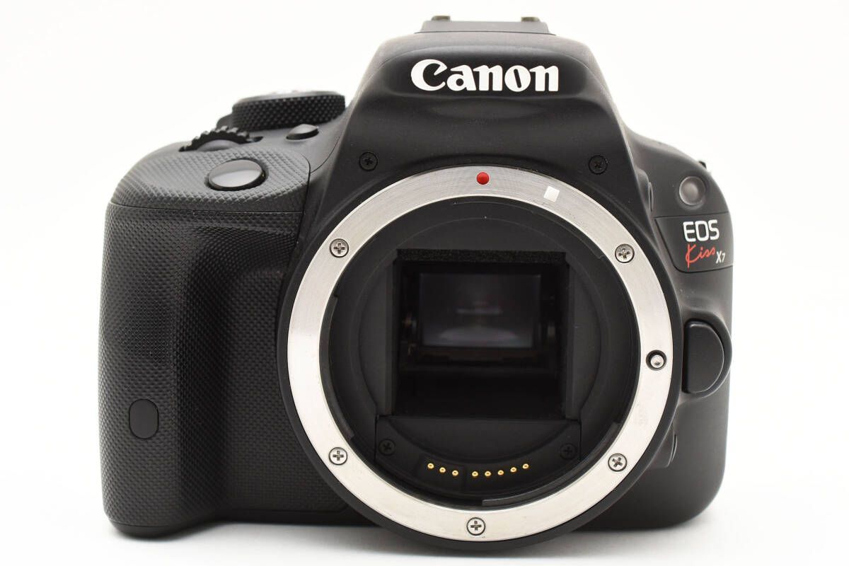 □ 美品・ショット数6067回 □ ニコン Nikon D7000 ボディ（2025