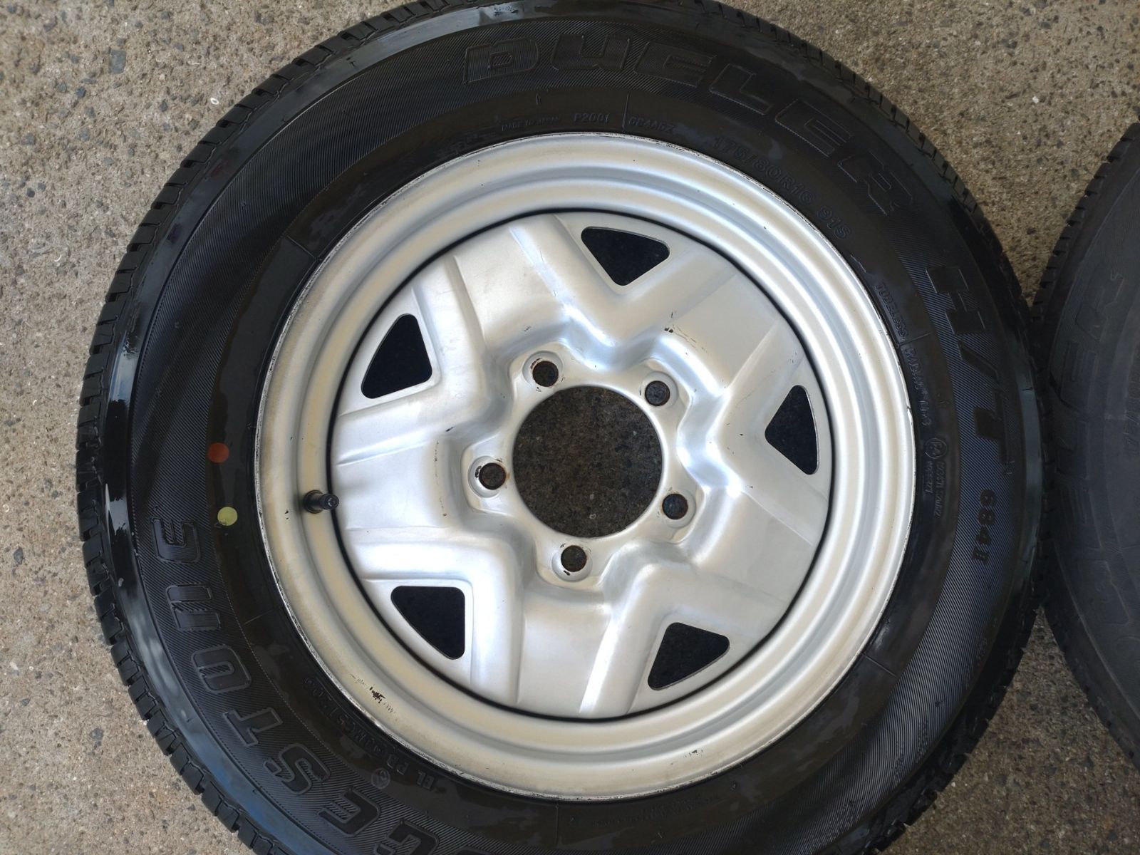 SUZUKI スズキ ジムニー JB23 スチールホイール 16インチ 5.5J PCD139.7-5H ＆ブリヂストン DUELER H T175 80R16 4本セット