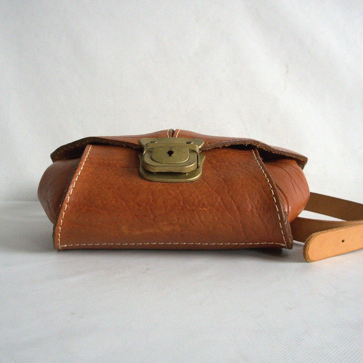 ヘルツ HERZ タンドーレザー 2wayウエストボディバッグ (F-107) ハード