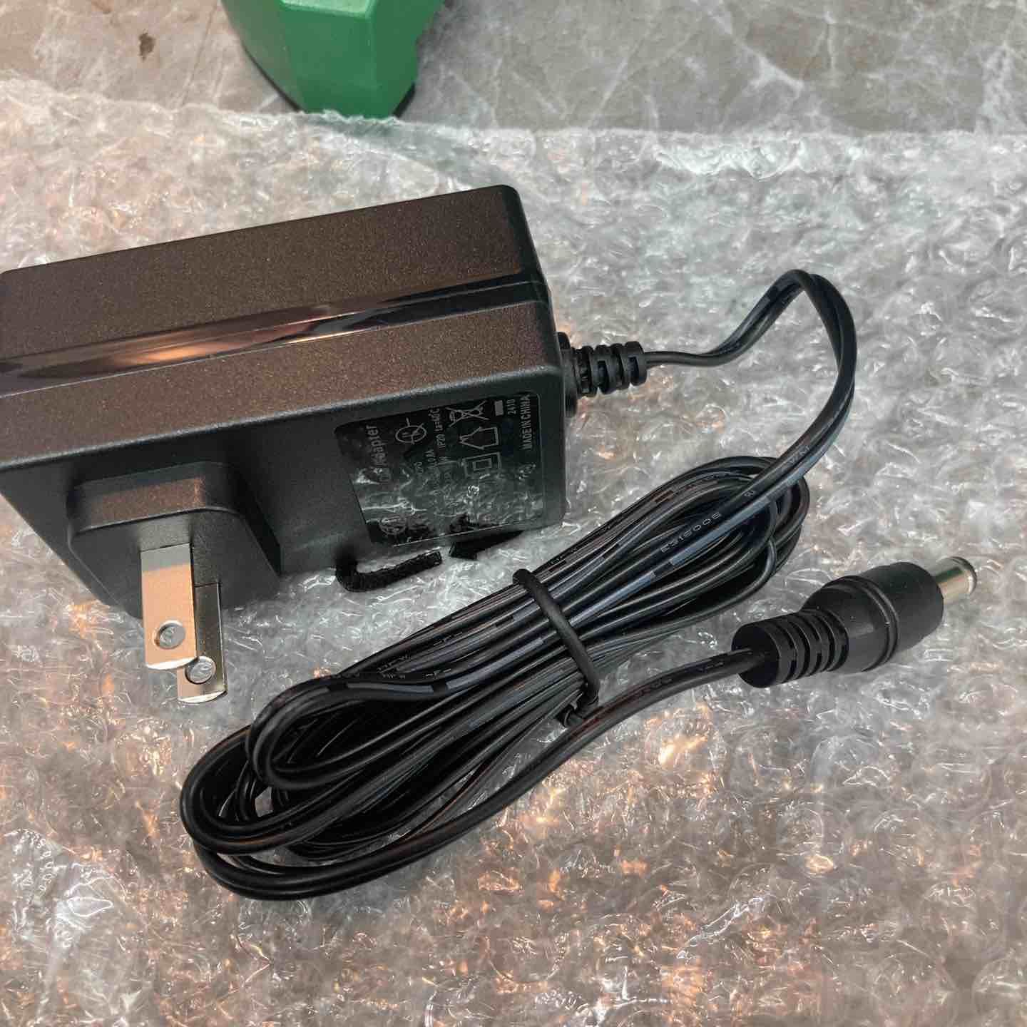 コードレスファン UF18DA