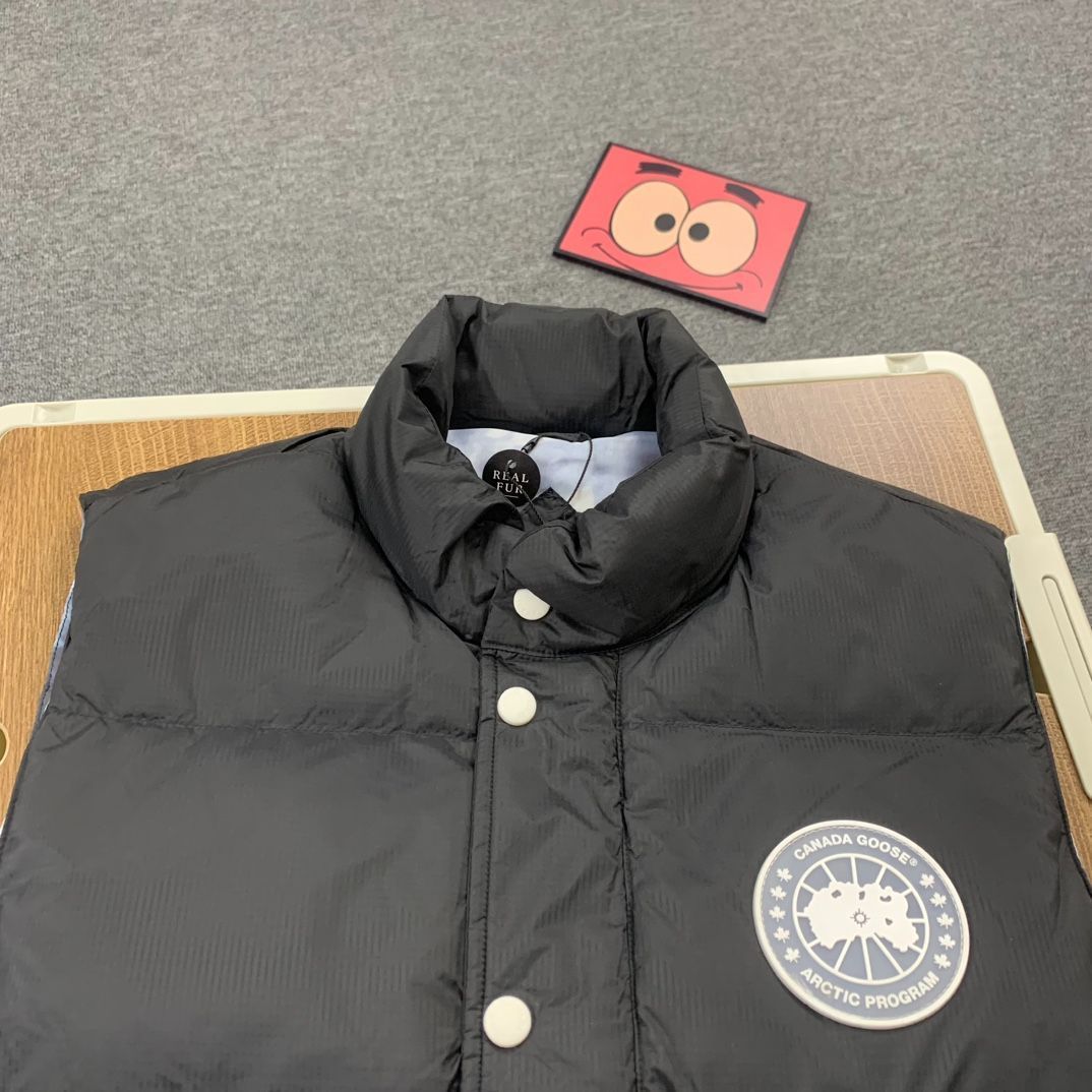 【美品】  ブラック ダウンベスト カナダグース CANADA GOOSE - 新品 カナダグース CANADA GOOSE ダウンベスト