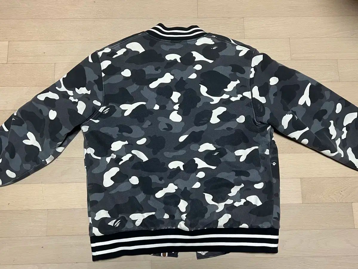 A BATHING APE アベイシングエイプ スタジャン