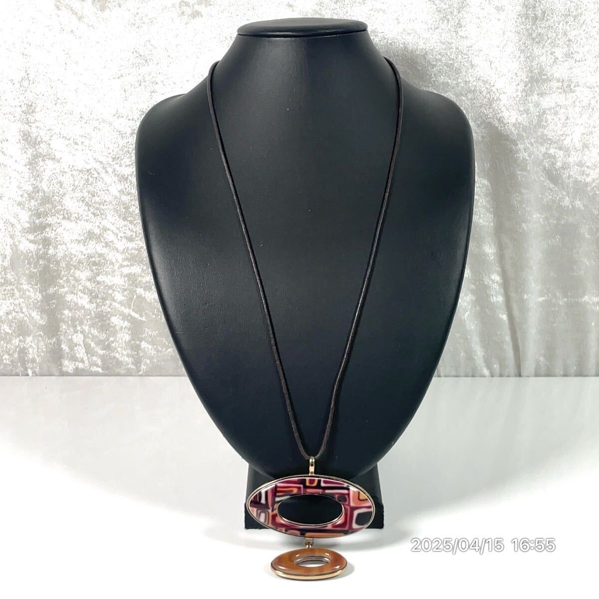 EMILIO PUCCI エミリオプッチ 幾何学模様×鼈甲柄風 メガネホルダー ペンダント ネックレス アクセサリー