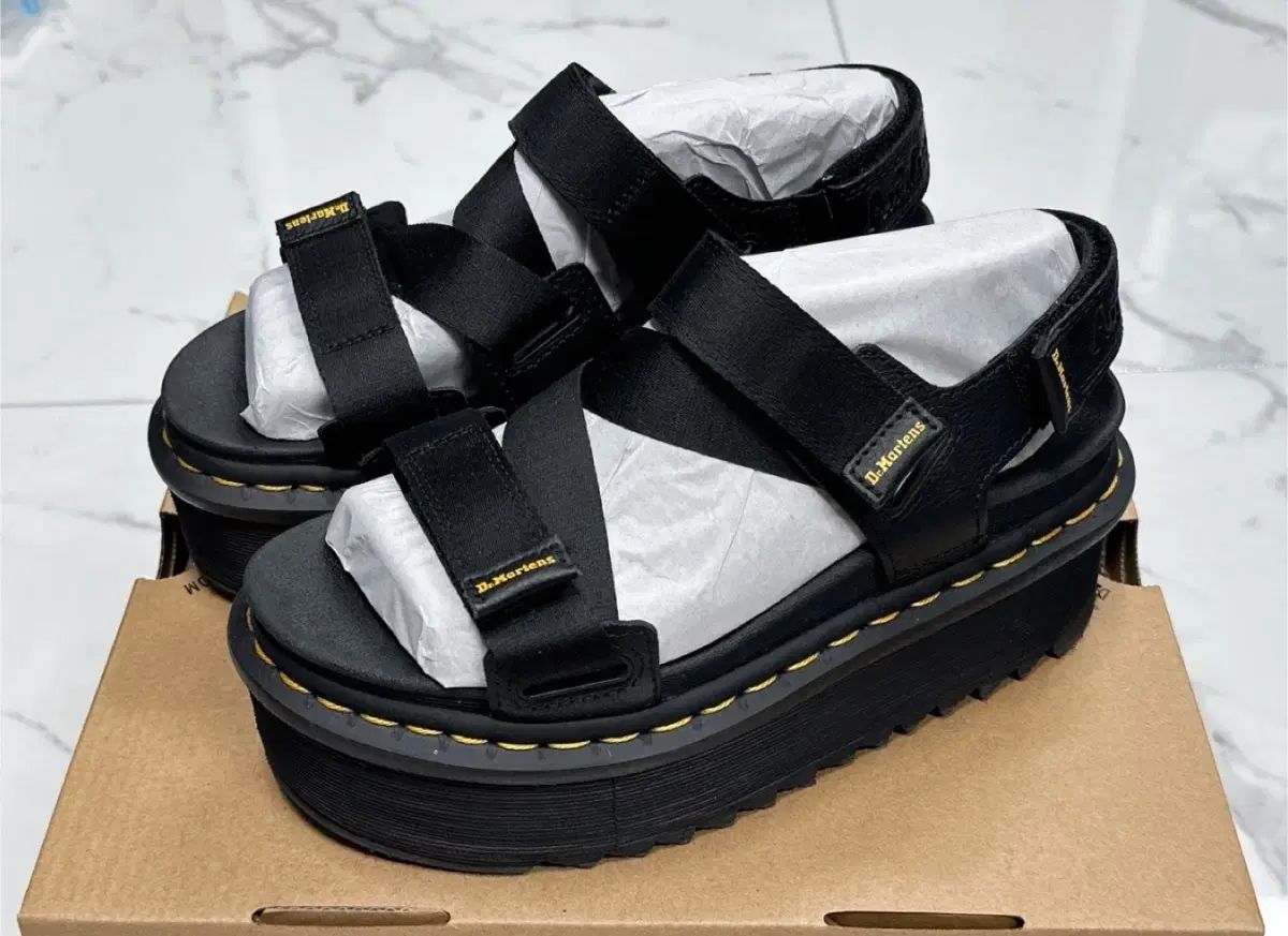 DR. MARTENS ドクターマーチン サンダル キンバー 2 230