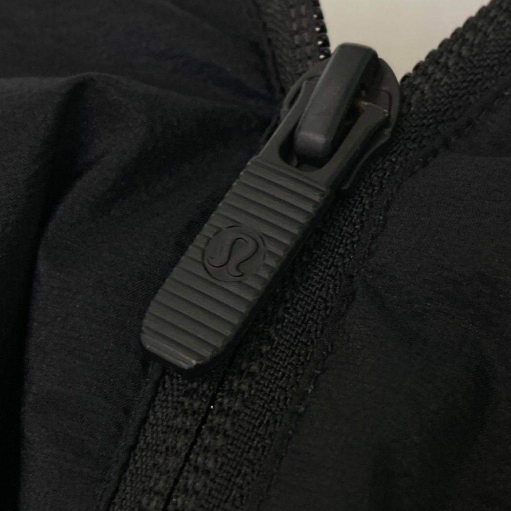lululemon ルルレモン 1750-3821 袖切替 フード付 ダウンジャケット 